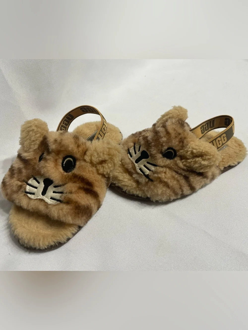 Youth Size 11 UGG Fuzzy Fluff Yeah Tiger Slippers Sandals Excellent Condition